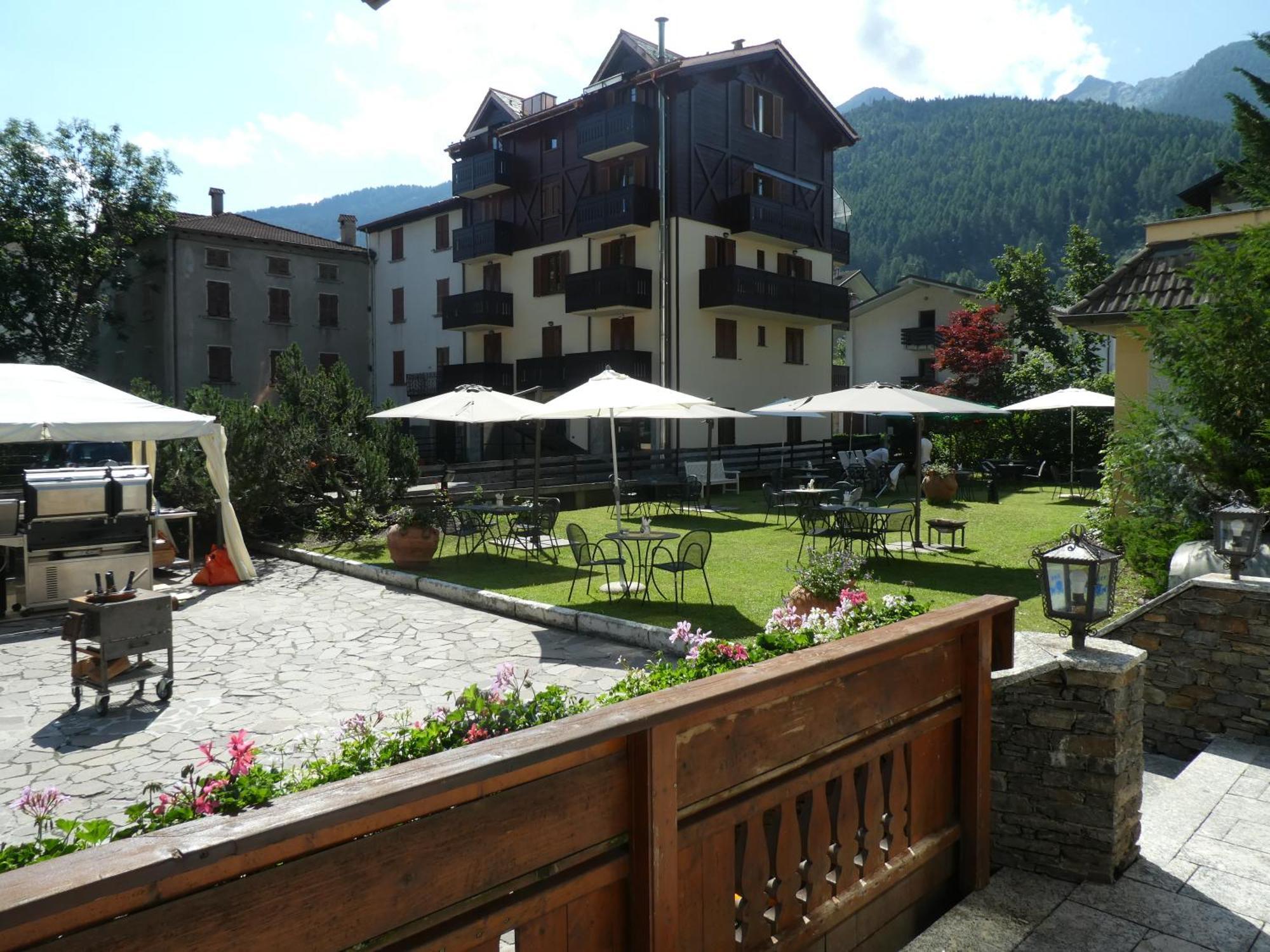 Hotel Posta Aprica Kültér fotó
